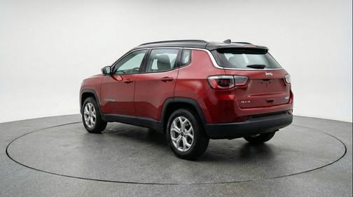 Red Hot Pearlcoat 2025 Jeep Compass Latitude