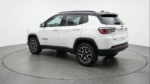 Bright White Clearcoat 2025 Jeep Compass Trailhawk