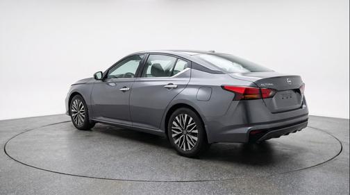 Gun Metallic 2025 Nissan Altima SV FWD