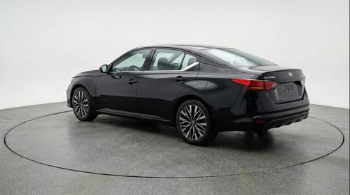 Super Black 2025 Nissan Altima SV FWD