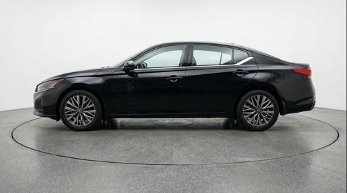 Super Black 2025 Nissan Altima SV FWD