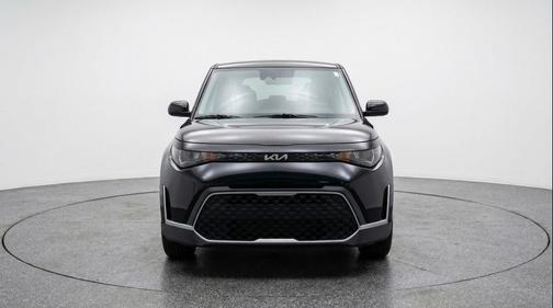 Fusion Black 2025 Kia Soul LX