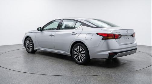 Brilliant Silver Metallic 2025 Nissan Altima SV