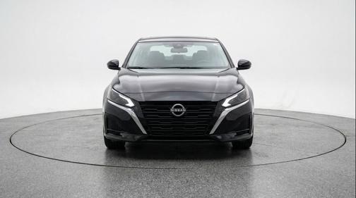 Super Black 2025 Nissan Altima SV FWD
