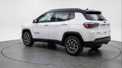 Bright White Clearcoat 2025 Jeep Compass Trailhawk