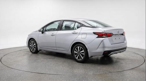 Brilliant Silver Metallic 2025 Nissan Versa 1.6 SV