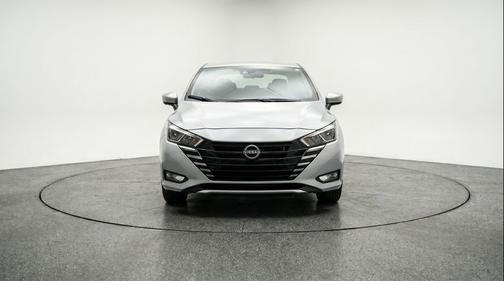 Brilliant Silver Metallic 2025 Nissan Versa 1.6 SV