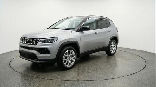 Silver Zynith Metallic Clearcoat 2025 Jeep Compass Limited