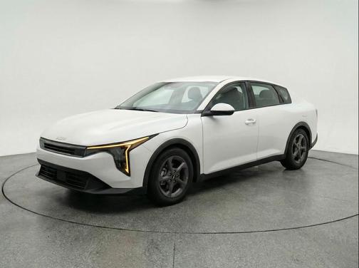 Snow White Pearl 2025 Kia K4 LXS