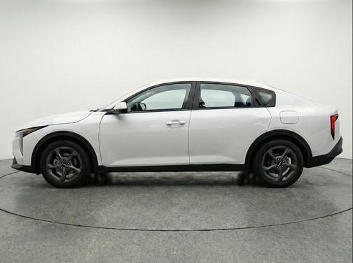 Snow White Pearl 2025 Kia K4 LXS