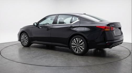 Super Black 2026 Nissan Altima SV FWD