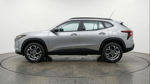 Sterling Gray Metallic 2025 Chevrolet Trax LT