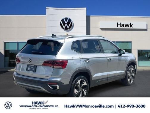 Pyrite Silver Metallic 2024 Volkswagen Taos 1.5T SE