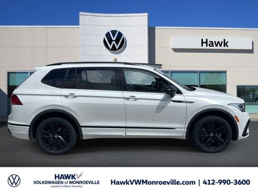 Opal White Pearl Effect 2023 Volkswagen Tiguan 2.0T SE R-Line Black