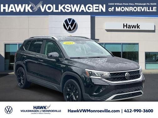 Deep Black Pearl Effect 2023 Volkswagen Taos 1.5T SE