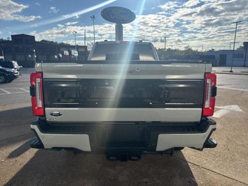 2026 Ford F-250 Platinum