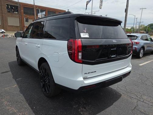 Oxford White 2026 Ford Expedition Platinum
