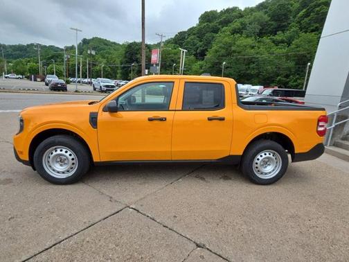 Orange Fury Metallic Tri-Coat 2026 Ford Maverick XL
