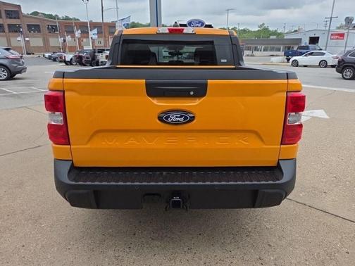 Orange Fury Metallic Tri-Coat 2026 Ford Maverick XL
