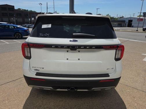 Star White Metallic Tri-Coat 2026 Ford Explorer Active