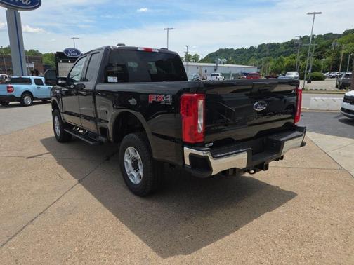 Agate Black Metallic 2026 Ford F-350 XLT