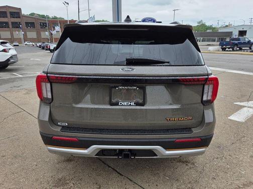 Marsh Gray 2026 Ford Explorer Tremor