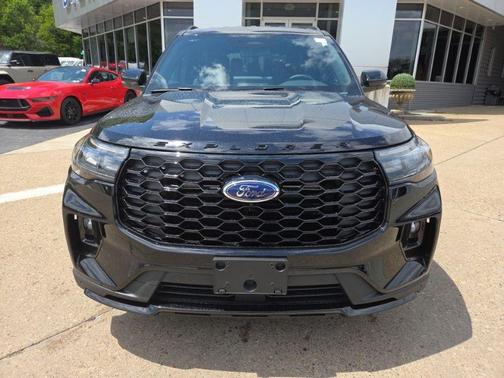 Agate Black Metallic 2026 Ford Explorer ST-Line