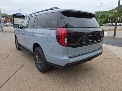 Glacier Gray Metallic Tri-Coat 2026 Ford Expedition Tremor