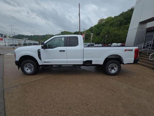 Oxford White 2026 Ford F-350 XL