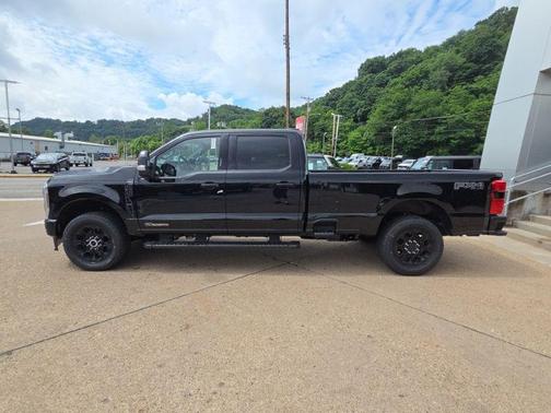 Agate Black Metallic 2026 Ford F-250 Lariat