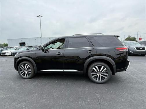 2025 Nissan Pathfinder Platinum 4WD