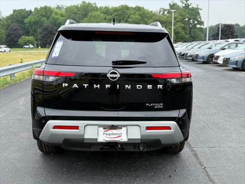 2025 Nissan Pathfinder Platinum 4WD