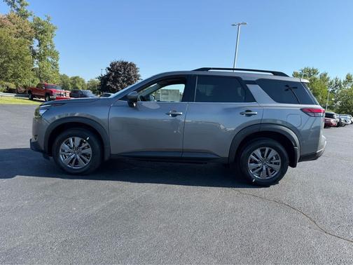 2025 Nissan Pathfinder SV 4WD