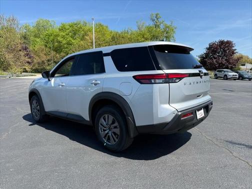 2025 Nissan Pathfinder S 4WD