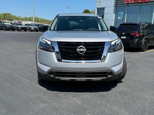 2025 Nissan Pathfinder S 4WD