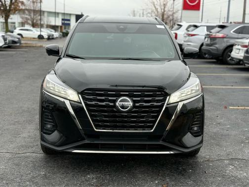 2021 Nissan Kicks SR