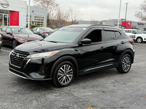2021 Nissan Kicks SR