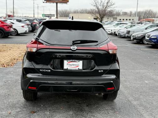 2021 Nissan Kicks SR