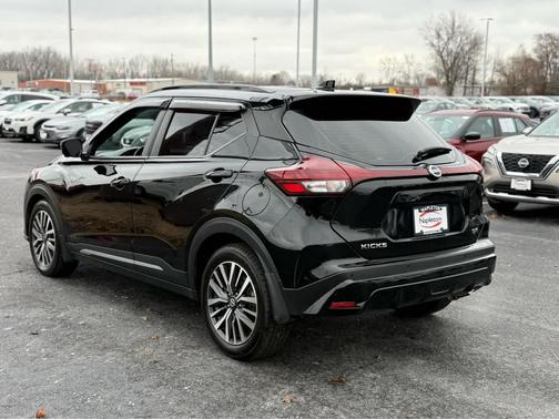 2021 Nissan Kicks SR