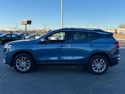 2024 GMC Terrain SLT