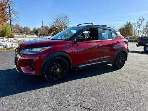 2021 Nissan Kicks SR