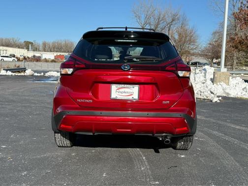 2021 Nissan Kicks SR