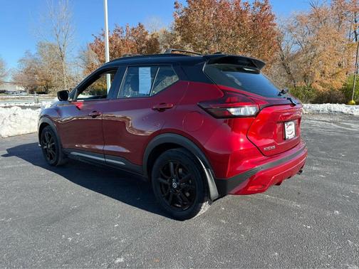 2021 Nissan Kicks SR