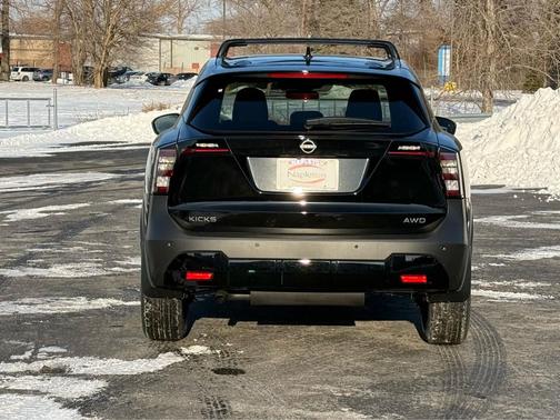 2026 Nissan Kicks SV