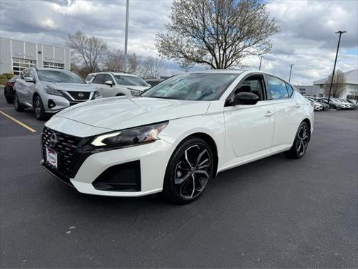 2023 Nissan Altima SR FWD