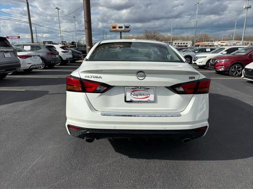 2023 Nissan Altima SR FWD