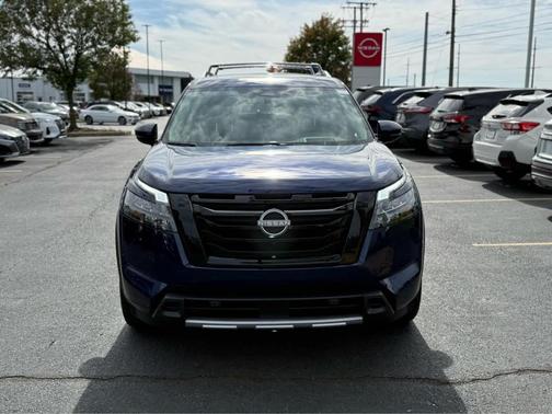2025 Nissan Pathfinder Platinum 4WD