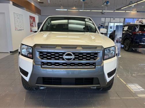 2025 Nissan Frontier SV