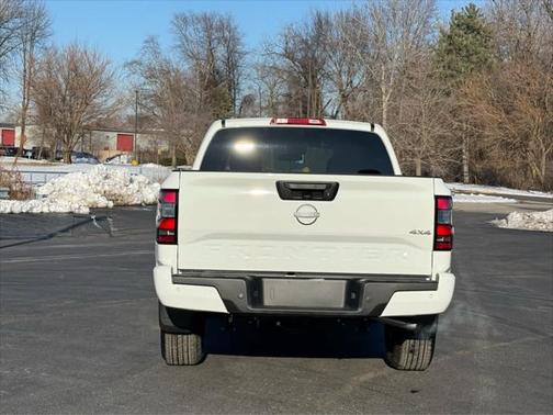 2025 Nissan Frontier SV