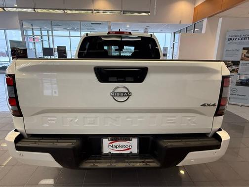 2025 Nissan Frontier SV